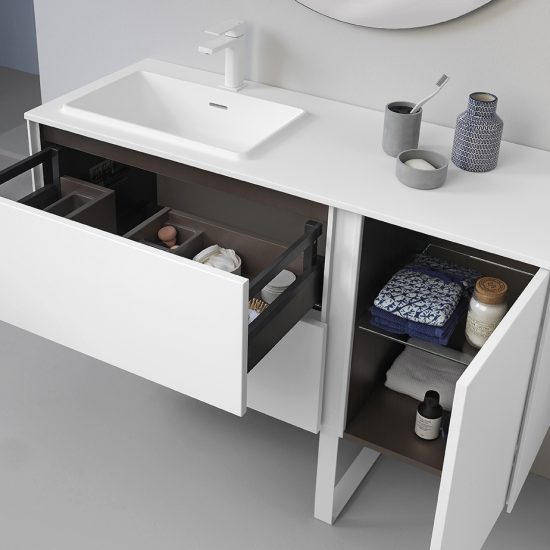 Mueble de baño con cajones con organizador interior y puerta