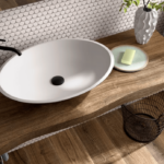 <strong>Cómo organizar un baño pequeño sin muebles: consejos</strong>